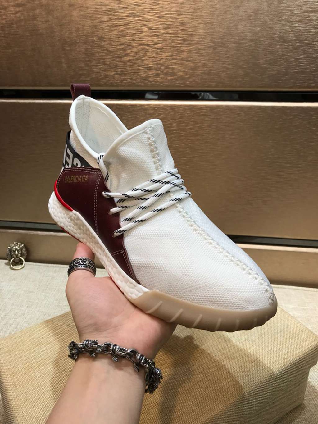 BLG  sneaker